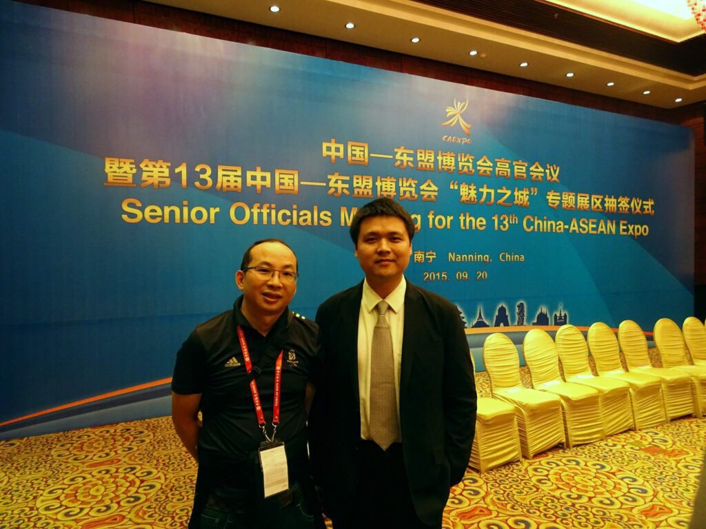 在數碼經濟高速發展的今天,傳統商業模式正被迅速顛覆,無論是購物、營銷還是企業運營,都已進入一個全新的互聯網時代。近日,我們專訪了亞太新經濟文化總會副會長李盛康先生,他從創業者的角度,深刻剖析了數碼轉型的必要性與挑戰,並分享了他對香港企業未來發展的真知灼見。