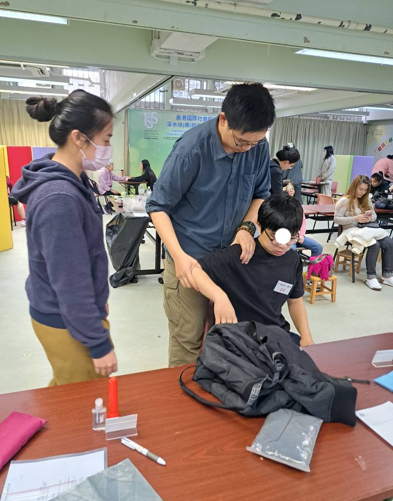 在訪問中,朱國棟醫師以真摯言語分享了他多年來致力於中醫推廣、社區健康教育與專業人才培育的經歷與心得。他的言談中,充滿了對中醫文化傳承的熱情,以及對社會不同群體的關懷與融合的堅定信念。