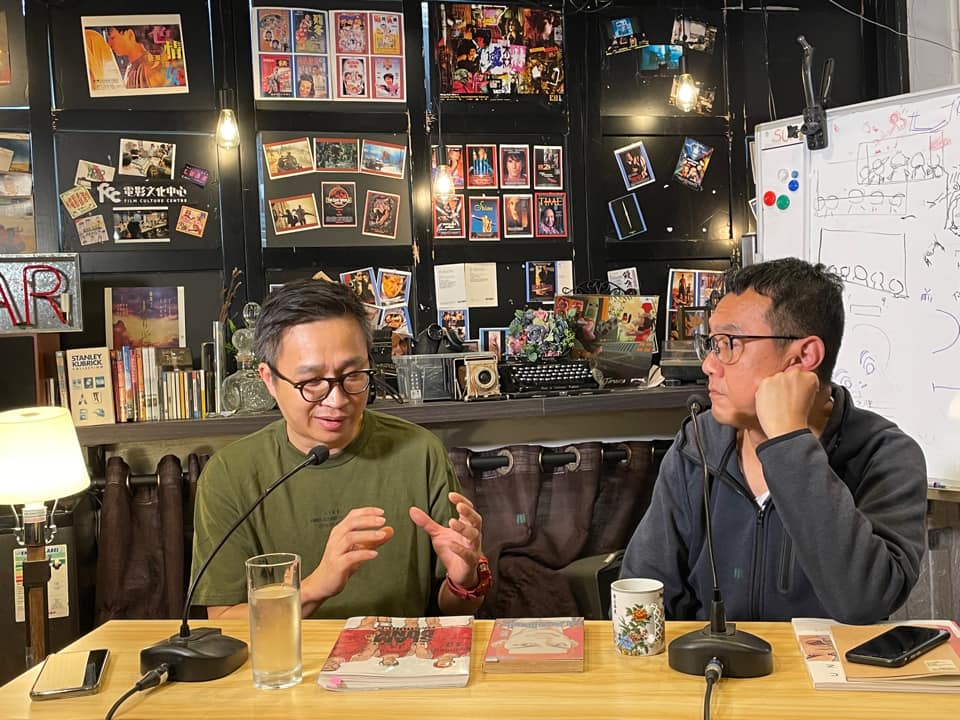 在香港的漫畫界,葉偉青是一個響噹噹的名字。他以多元的創作風格和正面的作品信息,深受不同世代讀者的喜愛。近日,我們有幸與這位才華橫溢的漫畫家進行了一次深度對談,他分享了自己對漫畫創作的熱忱、對青少年讀者的啟發,以及對年輕人追求漫畫夢的建議。