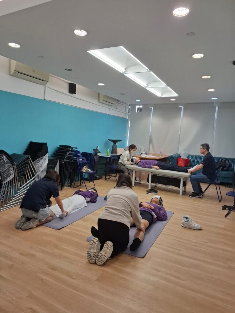 在現代社會,壓力與身心健康議題備受關注,許多人開始尋求替代療法來調整身體狀態。Sharon是一位專注於髗骶骨療法及筋膜療法的療癒師,她透過個別療癒,協助客戶釋放身體緊張,達到更深層次的放鬆與平衡。