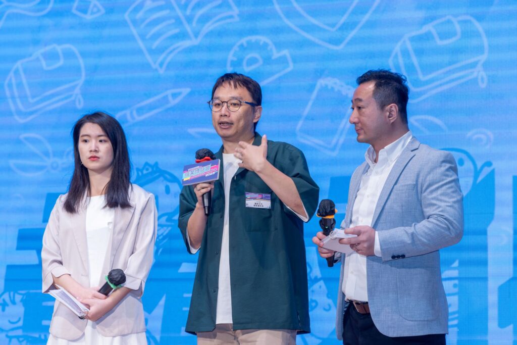 在本地教育與社會創新領域,有一位創辦人正默默地用他的方式持續改變著社會。他是張家灝(Walter),童創文化的共同創辦人之一。他不是傳統意義上的教師,卻比許多老師更了解學生。他不是藝術家,卻讓一個個遊戲和故事,成為學生、家長與教育者之間最溫暖的橋樑。