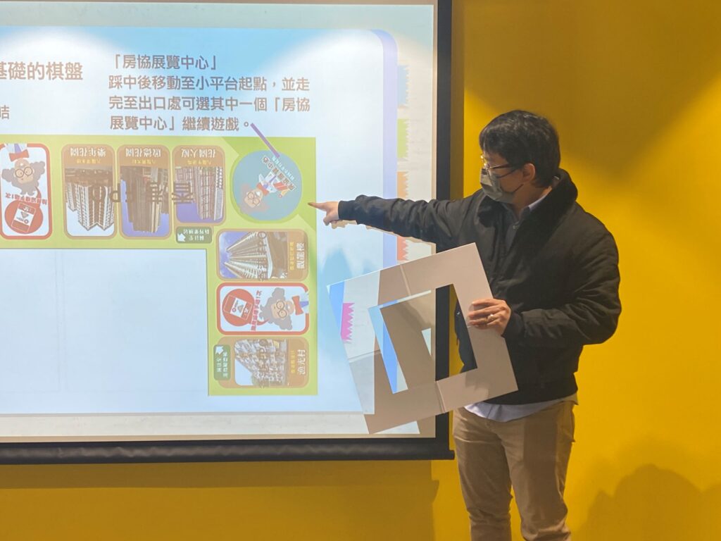 「認識人,比認識字重要。」這句話從張家灝(Walter)口中說出來,不是標語,而是他一直以來的行動信念。作為童創文化的創辦人之一,Walter並不急於講自己做了什麼偉大的事業,反而更樂意談起一段段「以前」的事、一個個「我們當時只是想試下」的經歷。這些過往,雖然未必留下獎項或財富,卻深深地影響著他以後的每一個選擇。