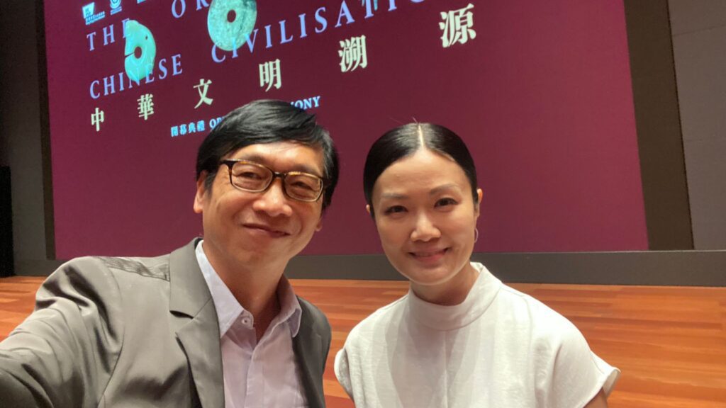 在教育的路上走過幾十年,寶血女子中學的前任校長杜師正校長始終堅信:每一位學生都值得被理解、被關心,無一例外。訪問的時候,他並未急於談理念,而是輕聲說道:「讓我先講個故事。」那是一個讓他至今難以忘懷的故事,一個原本開朗、愛笑的學生,最終卻在沉重的情緒壓力下,被邊緣化,甚至失去了求學的年華。