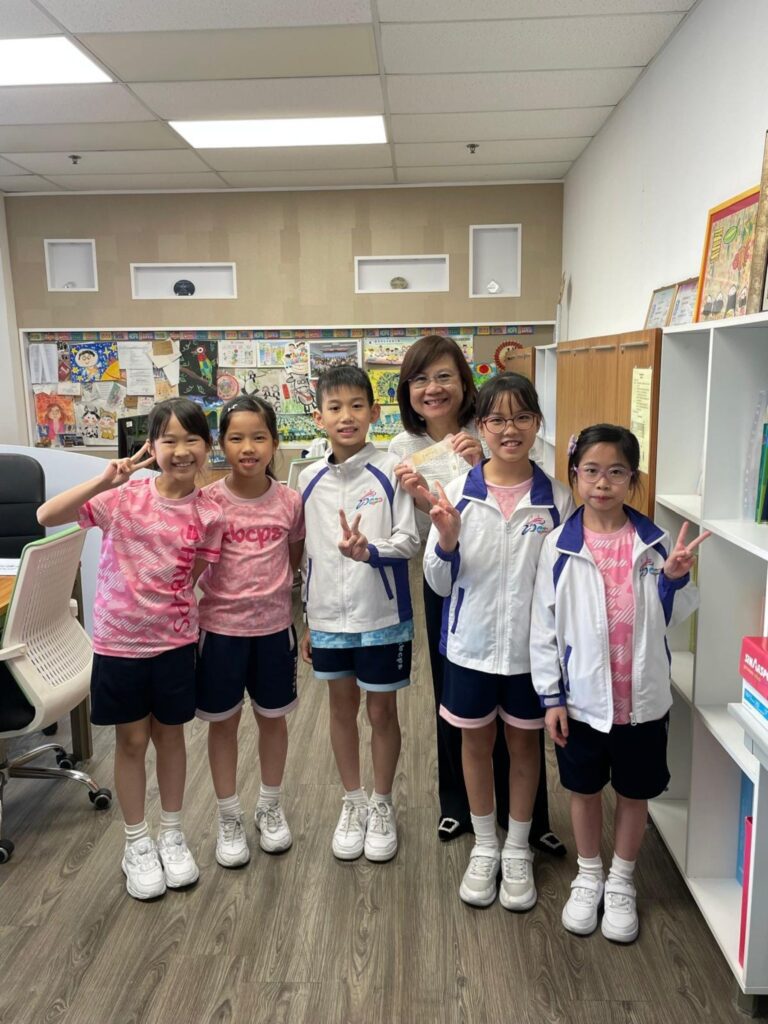 「其實這個做法是從上一任校長——黃麗芬校長開始的」張校長笑著說,「我們學校地下有個藝術坊,中午時會化身成一間小餐廳。有些老師不是班主任,平時與學生接觸不多,但學生又很想和他們聊天、吃飯,所以我們就讓他們自由安排。」