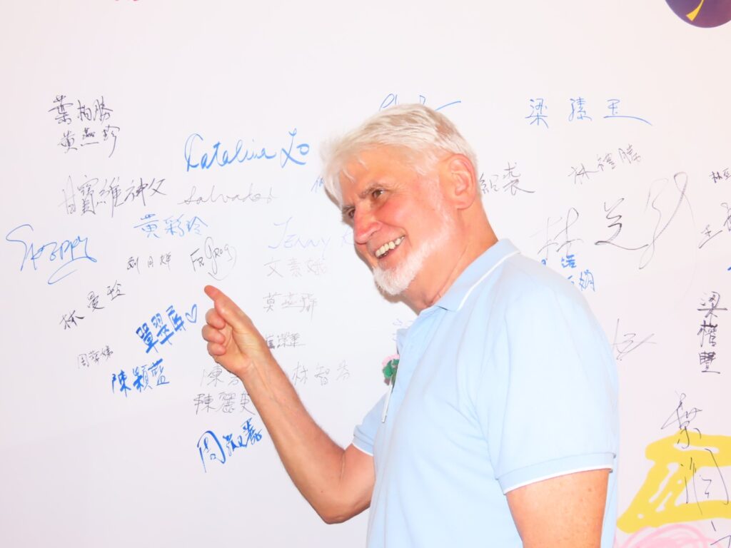 【香港.2025年5月30日】——由愛德循環運動主辦、香港賽馬會慈善信託基金贊助翻新的「愛德循環運動服務中心」今日正式舉行開幕典禮,象徵著一個扎根本地三十載的社區支援平台,將以嶄新面貌與更完善設施,繼續服務香港社區中最有需要的一群。