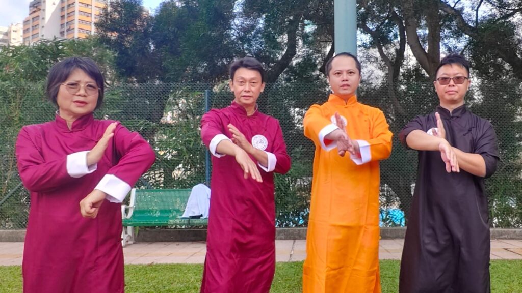 在現今節奏快速、價值多元的社會裡,仍有人默默堅守傳統文化的火種,用一生去實踐與傳承。莫偉明師傅,就是這樣的一位文化守護者。