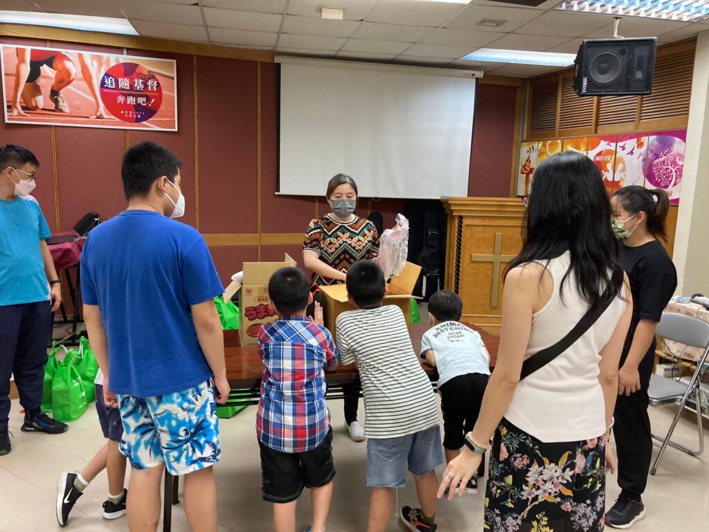 在香港這座繁忙都市,有些人選擇逆風而行,把生命投入在最需要關懷的角落。鄔麗霞姑娘,就是這樣的一位行者。她從韓國的宣教路開始,一步一步走到今天,成為香港一間服務SEN兒童和家庭的機構的靈魂人物。她的故事不關乎光環,而是關於陪伴、堅持與愛。