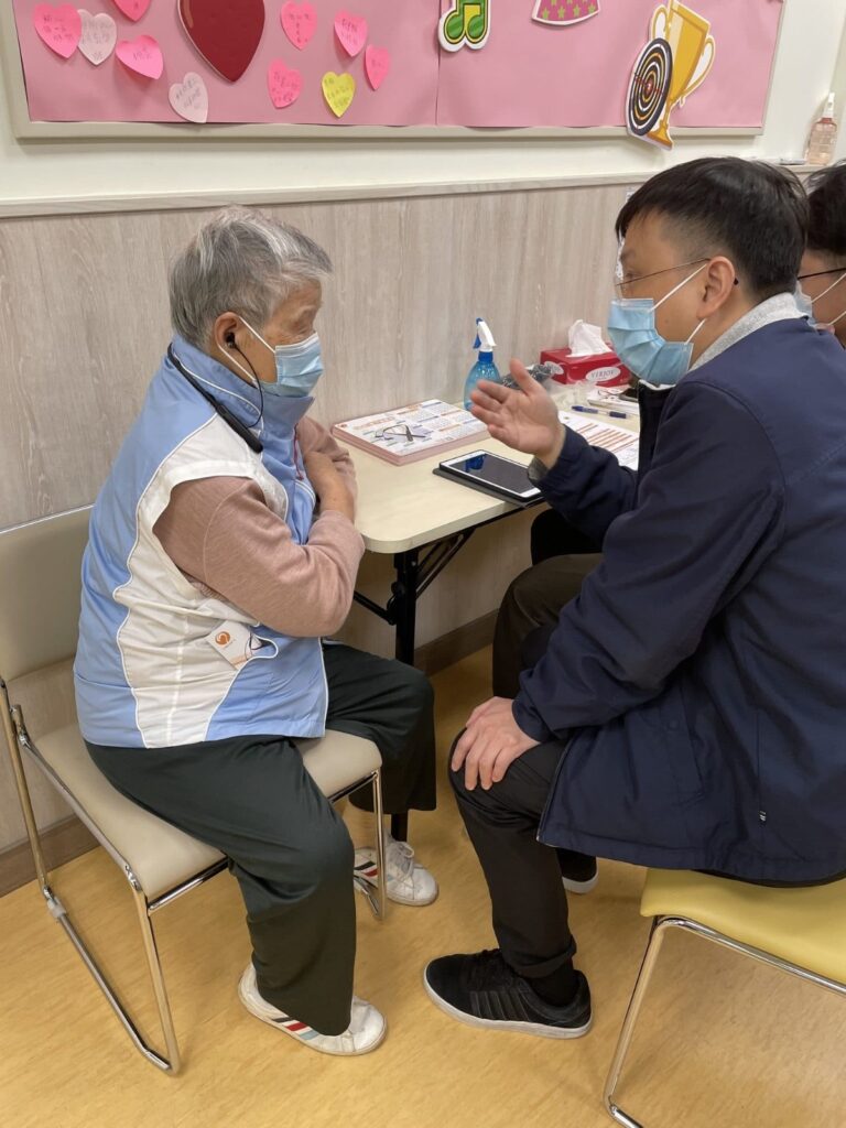在這個急速變化的時代裡,科技不一定冷冰冰,也可以很有人情味。Angus Fung 就是這樣一位推動者,身處傳統洋行背景的他,並不是創業者,但卻在工作中不斷探索新的方式,讓科技真正走入社區,走進人心。