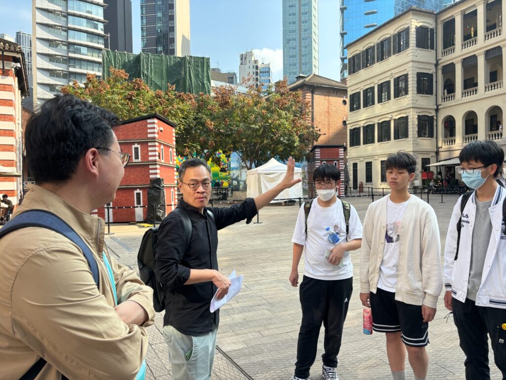 在城市的節奏中，總有一些人默默耕耘，用專業悄悄改變他人的命運。馮健華律師（Franky）便是其中一位。他不是坐在辦公室裡只處理合約與糾紛的律師，而是一位願意走進人群、走進社區的法律工作者。
