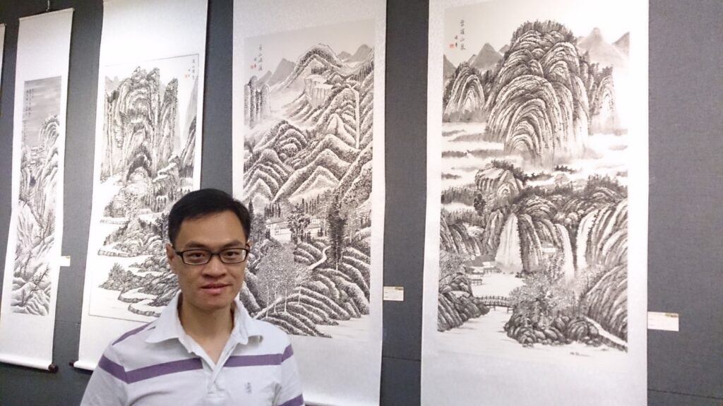 在很多人眼中，法律人總是西裝筆挺、理性冷靜，但馮健華律師（Franky）卻讓人看到另一個可能——一位懂得用心感受世界、喜歡分享知識、樂於陪伴別人走一段路的法律人。