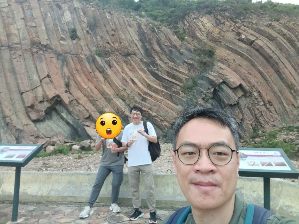 在很多人眼中，法律人總是西裝筆挺、理性冷靜，但馮健華律師（Franky）卻讓人看到另一個可能——一位懂得用心感受世界、喜歡分享知識、樂於陪伴別人走一段路的法律人。