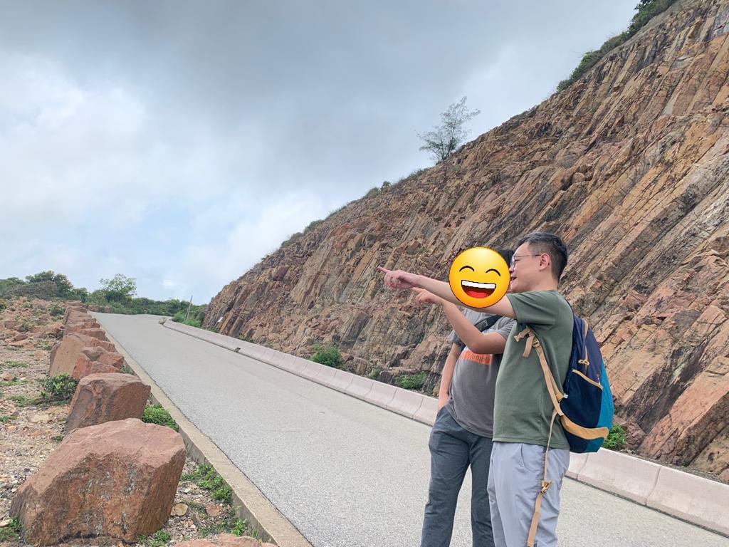 在很多人眼中，法律人總是西裝筆挺、理性冷靜，但馮健華律師（Franky）卻讓人看到另一個可能——一位懂得用心感受世界、喜歡分享知識、樂於陪伴別人走一段路的法律人。