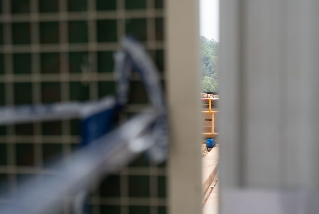 劉家樂（Martin）不是一位典型的攝影師。他不愛自稱「老師」，不急著為別人立下攝影的規則，更不相信一蹴而就的成功。他說：「我拍了兩年多，還未有資格去教人。」但正是這份謙遜與專注，讓他在鏡頭後走出屬於自己的風格與軌跡。