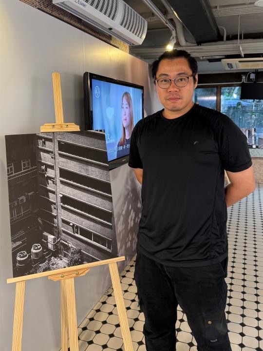 劉家樂(Martin)的鏡頭,不只記錄風景人像,更記錄了他人生的轉折與探索。從早年在社福界默默耕耘,到某天重新拾起膠卷相機,這段攝影之路,既是對美的一種追尋,也是對生活感知的一種重生。