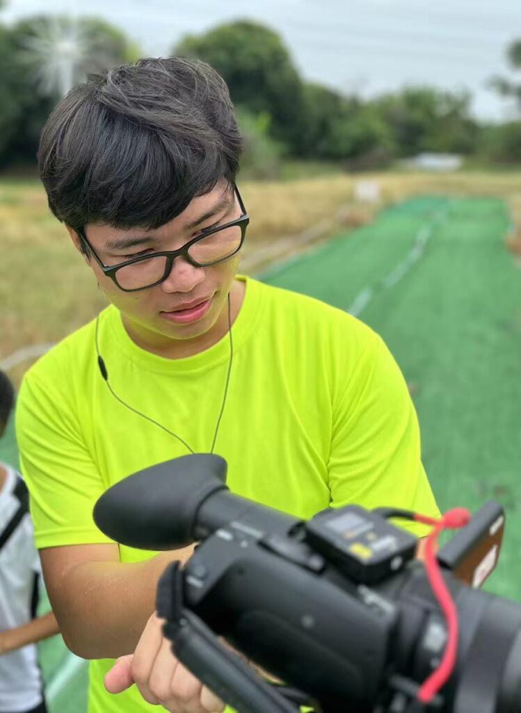 在教育這條路上,每位老師都有自己的起點。對黃正軒老師Andy來說,這個起點並不在耀眼的成績單上,而是在一台壞掉的家用電腦前開始。