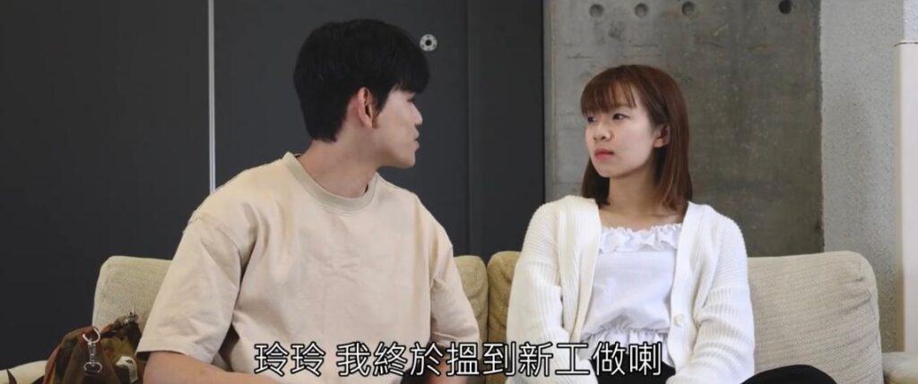 周憬瑤Natasha的眼神裡,藏著一種堅定。她的演藝之路,沒有名校光環,也沒有一開始就站在聚光燈下,但那份對表演的熱愛,從小就已經悄悄種下。她其實從小就很喜歡表演,喜歡舞台、喜歡被看見,小時候常參加學校的舞蹈比賽,跳舞成為她與舞台最早的連結。但直到大學畢業,她才真正踏上表演這條路。那時,她沒有修讀過演藝訓練、沒有人脈、沒資源,只有一顆熱愛表演的心。