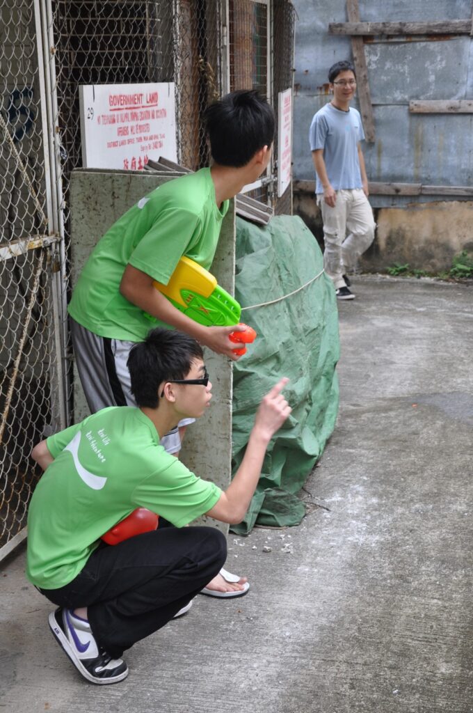 「我想開一間職業學校,不只是教技能,而是教人怎樣做人。」這句話從霍耀明(Ben爸)說出來。作為生命領航協會的創辦人,多年來他走過無數社區、青少年機構與教育現場,看過太多人「有知識,卻無心」。這句話或許聽來沉重,但他並非批評,只是誠實地指出我們社會現正面對的一個教育困境。