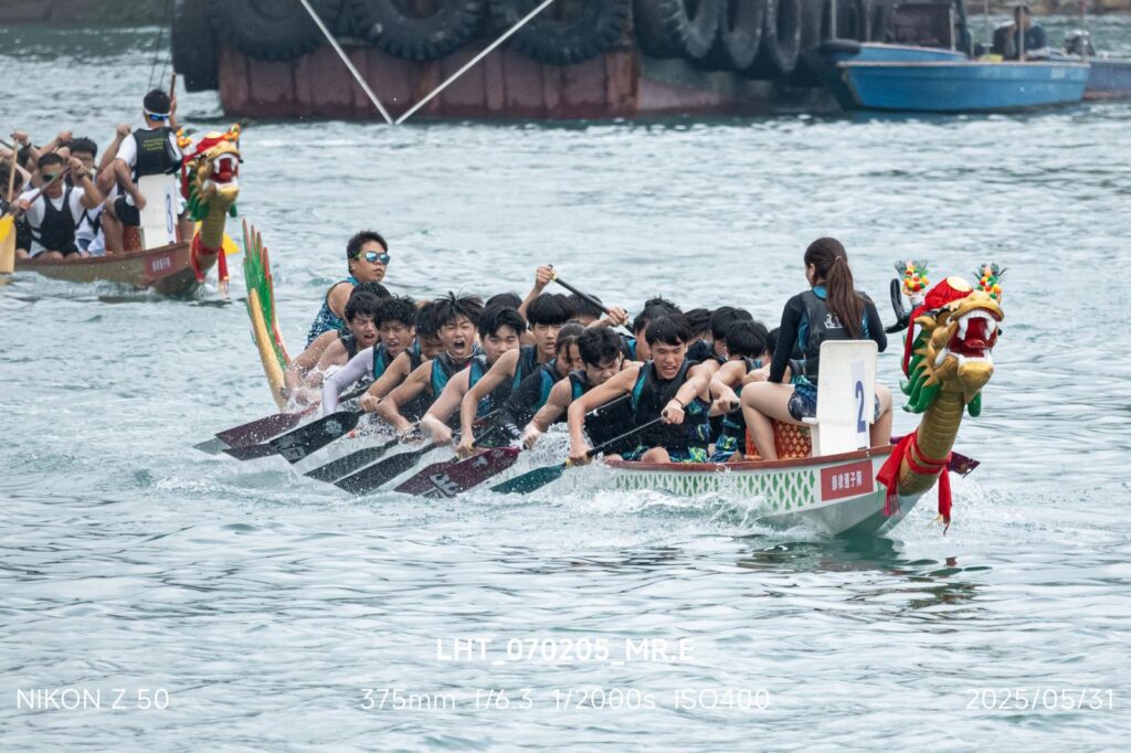 陳白沙紀念中學校長陳瑩瑩,以教育為志業,懷抱對學生的關愛與對社會的使命感,致力打造一個能啟發學生、尊重文化、連結世界的學習空間。在她眼中,教育不只是傳授知識,更是培養心靈與品格的過程。