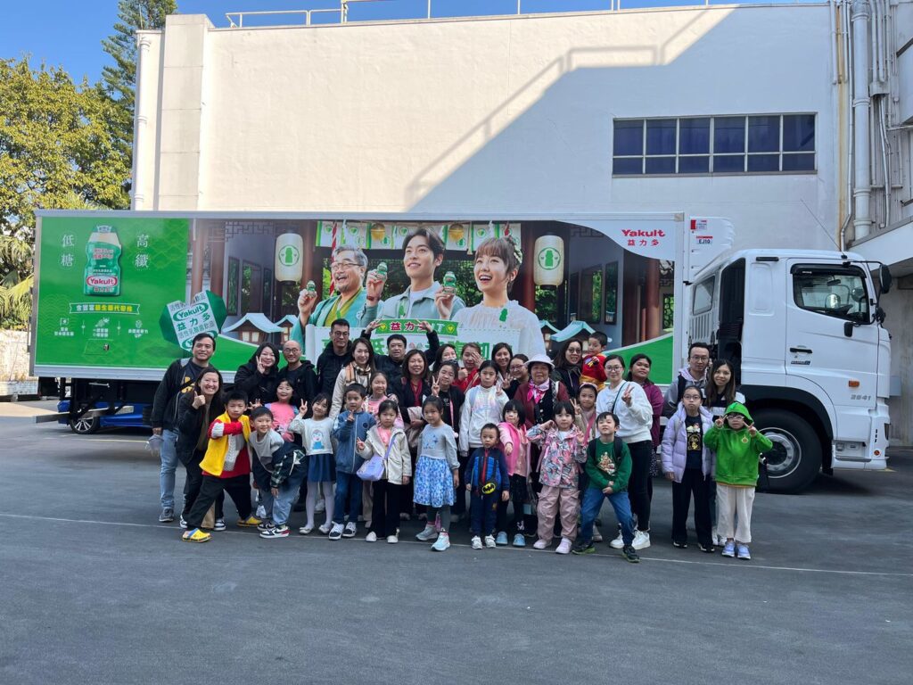 在香港這個節奏急速的城市裡,不少家庭和個人面對著情緒、親子、職涯等多方面的挑戰。於是,有人選擇走進人群,用專業與心靈並肩的方式,成為他人生命的同行者。何天慧女士(Ms. Sherry Ho)正是這樣一位低調卻堅定的實踐者。