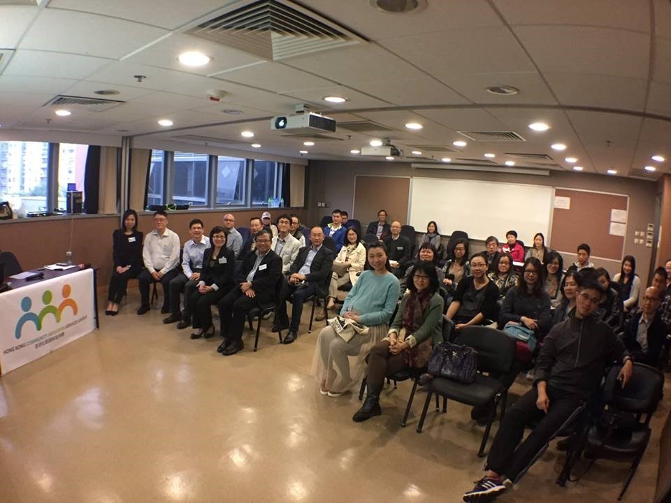 在現代都市中,衝突與誤解總是無可避免。如何以和平、理性的方式解決爭端,成為社會日益重視的課題。在這樣的背景下,「香港社區調解服務團」默默耕耘多年,致力將調解文化帶入社區。這次我們有幸邀請到資深調解員陳志佳副會長(Timothy)分享他對調解的看法與服務團的發展。