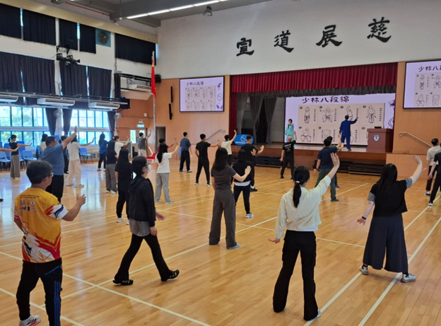 近年來,香港技擊運動總會積極響應教育局推動非物質文化遺產的政策,透過一系列精彩的校園活動,讓學生能夠親身體驗中華傳統武術的魅力。由歐德成師傅親自策劃,並帶領其訓練有素的教練團隊,將少林拳、詠春拳、太極拳與八段錦等傳統技藝融入校園課程與活動中,讓武術成為一種學習、一種修養,也是一種文化的延續。