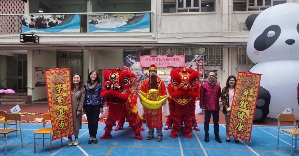 近年來,香港技擊運動總會創會會長歐德成師傅積極響應教育局推動非物質文化遺產政策,透過一連串校園與社區活動,讓更多人親身體驗中華傳統武術與民俗藝術的魅力。