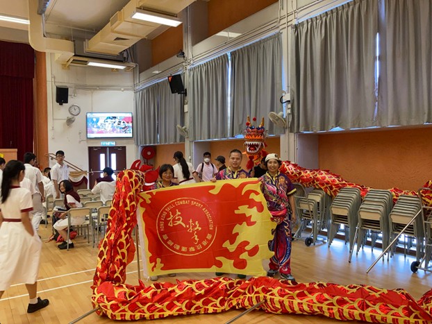 近年來,香港技擊運動總會創會會長歐德成師傅積極響應教育局推動非物質文化遺產政策,透過一連串校園與社區活動,讓更多人親身體驗中華傳統武術與民俗藝術的魅力。