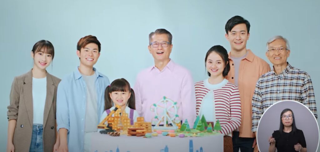 在這個時代,成功的定義從不單一。有人選擇安穩,有人選擇冒險;有人躲在舒適圈裡,有人則勇敢跨出一步,探索未知。而侯婉彤小姐(April),正是那位不畏挑戰、勇於轉型的女性。她以不懈的努力和堅定的信念,走出一條結合美麗、智慧與實幹的道路。