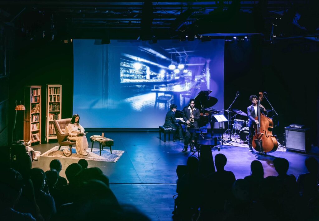 連倩妤Constance的故事，從來不是按部就班的範本。她大學主修的是工商管理與會計，還曾考取美國的會計師牌照，畢業後回港投身跨國企業擔任市場行銷工作。她曾以為這會是一條穩定又光鮮的職涯，但漸漸地，她察覺內心的聲音與這些華麗的產品越走越遠。