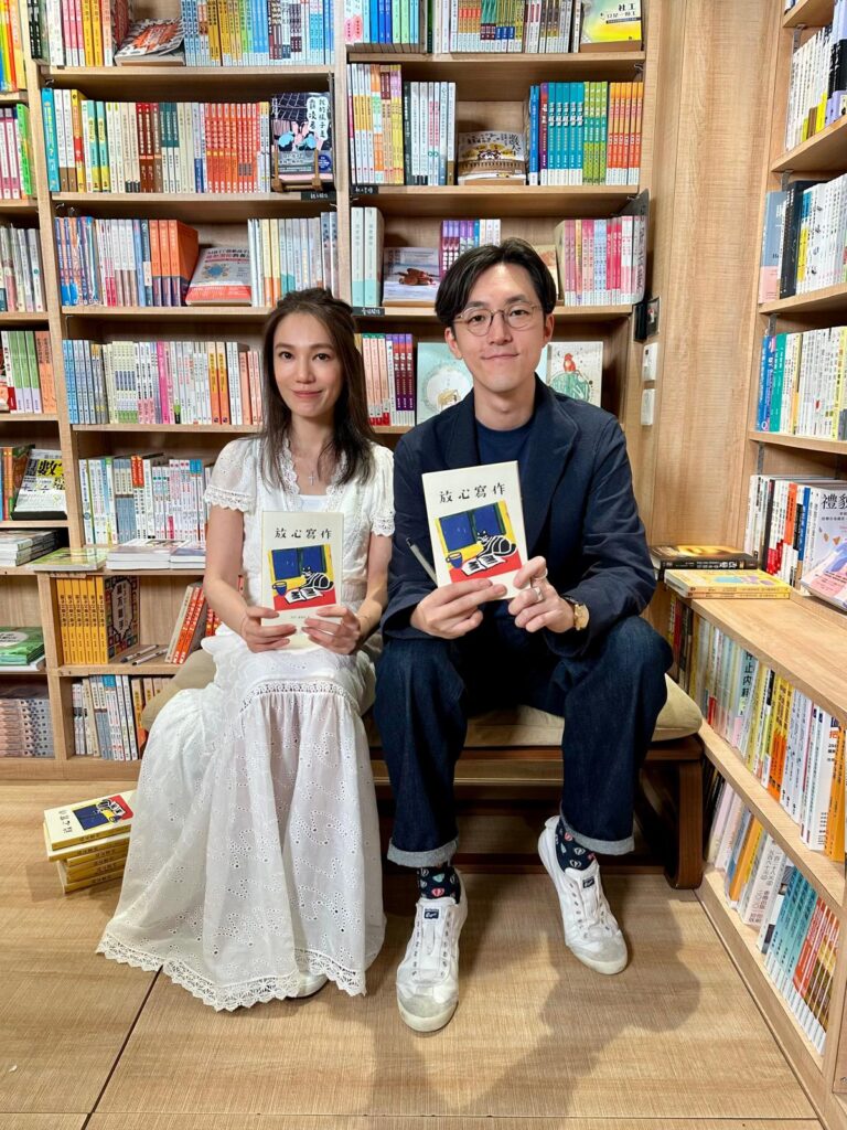 連倩妤Constance的故事，從來不是按部就班的範本。她大學主修的是工商管理與會計，還曾考取美國的會計師牌照，畢業後回港投身跨國企業擔任市場行銷工作。她曾以為這會是一條穩定又光鮮的職涯，但漸漸地，她察覺內心的聲音與這些華麗的產品越走越遠。