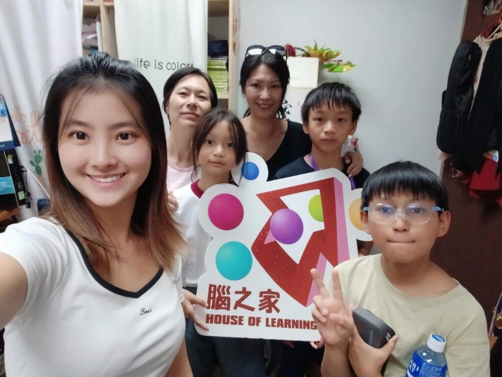 在香港這個繁華都市的背後，仍有不少低收入家庭的孩子，面對資源不足、教育機會有限的現實。方永昌先生，一位來自港澳愛傳承商龍會的第二副會長，正是這樣一位願意挺身而出、用行動改變孩子未來的人。他與一群志同道合的夥伴，投入時間與心力，籌辦了名為《童夢黃金屋 嘉年華》的公益活動，透過閱讀、學習和文化傳承，為孩子打開通往希望之門。