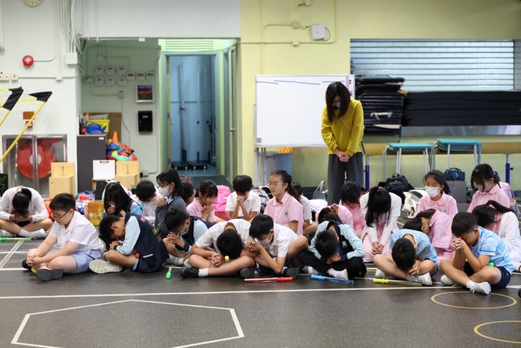在成長的旅途中,每一個孩子都會遇上不同的關卡與挑戰。對香港的小學生來說,升中呈分試無疑是一場重要的里程碑。近日,香港浸信會聯會小學舉辦了一場別開生面的活動「晴FUN同行打氣會」,為一眾小六學生送上滿滿的祝福與力量。