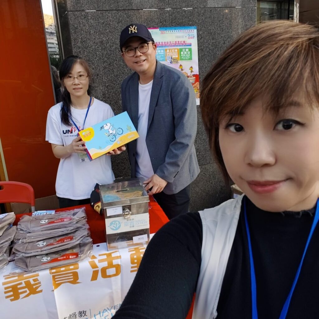 Effort Plus 與 同悅 一同走進社區,參與了一場充滿意義的義賣活動,為 基督教靈實協會 籌募善款,支援其多項長者及復康服務。活動於葵芳新都會廣場舉行,在人來人往之間,我們與市民一同見證了關愛的流動與傳遞。