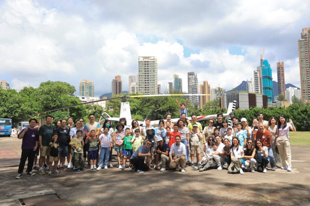 「如果今天他沒有上課，不論原因，就算是去生日會，我們也會安排補課或退還學費。因為我們不是在賺他那天的錢，而是在幫他成長。」這句話，來自梁偉樂先生（Willie），一位用教育點亮人心的實踐者。