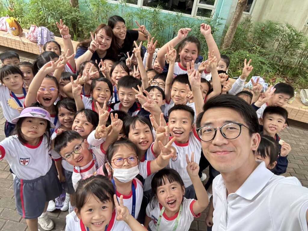 聖公會基榮小學新任校長楊銳湘，將多年實踐積累的教育理念帶入校園。他深信教育不僅是師生的學與教，關鍵更在於培育學生面對挑戰時的自律與韌性——正如他曾見證學生從「零基礎」突破自我極限一樣，他期望「堅持、自律、敢於迎戰」成為基榮學生的成長信念，營造均衡發展的活力校園。