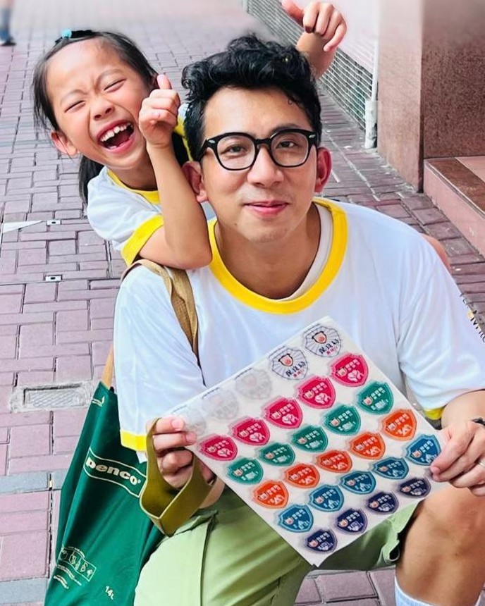 寧波第二中學校長梁超然的教學生涯，並沒有一開始就立志改變教育的鋒芒。他坦言，自己最初選擇讀師訓課（教師培訓課程），純粹是尋求穩定工作的考量。這段看似偶然的起步，卻逐步引領他走上一條關於承擔、革新與信念的教育之路。