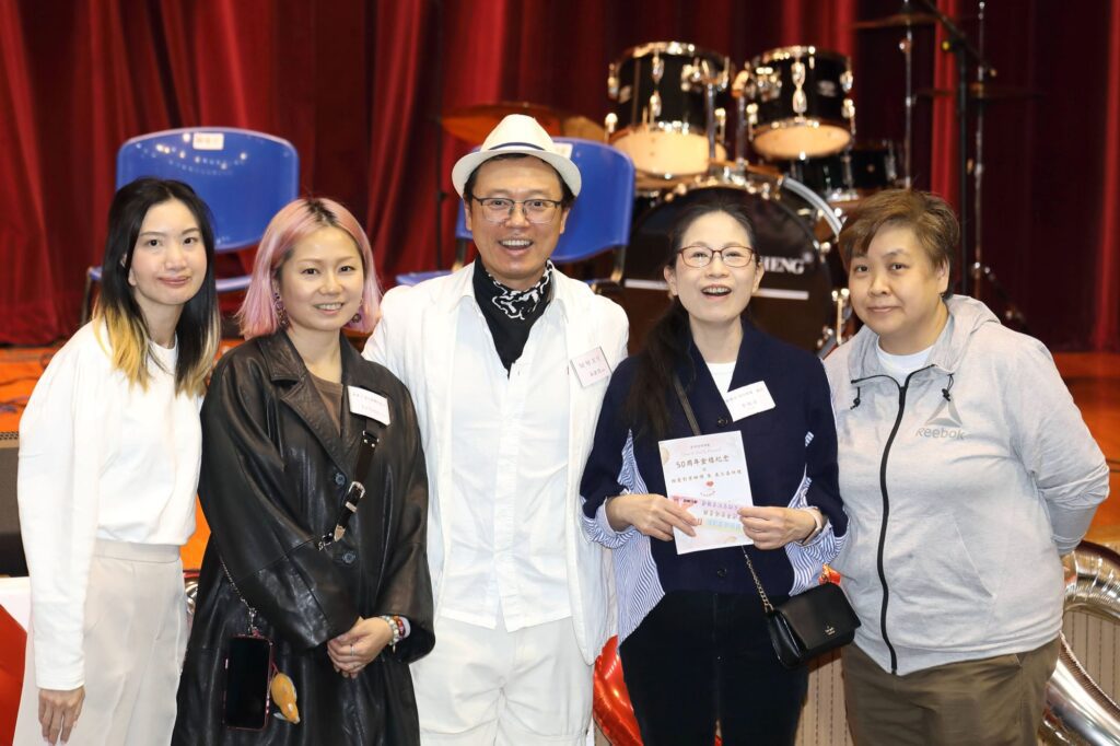 在「愛德循環運動 50 週年金禧紀念暨『微電影首播禮』及『義工嘉許禮』」的現場，最觸動人心的，莫過於那部由義工與專業團隊共同創作的微電影。導演麥爵閎(麥導)與編劇 Steven 在籌備期間走訪了多位義工與受助者，聆聽他們的真實經歷，並將這些故事濃縮成影像語言。對他們而言，這部作品不只是敘述服務，更是一種詮釋「無償付出、無條件關懷」的精神——「愛運不只是提供服務，而是用愛去照顧每一個人。」這份信念，成為整部作品的靈魂。