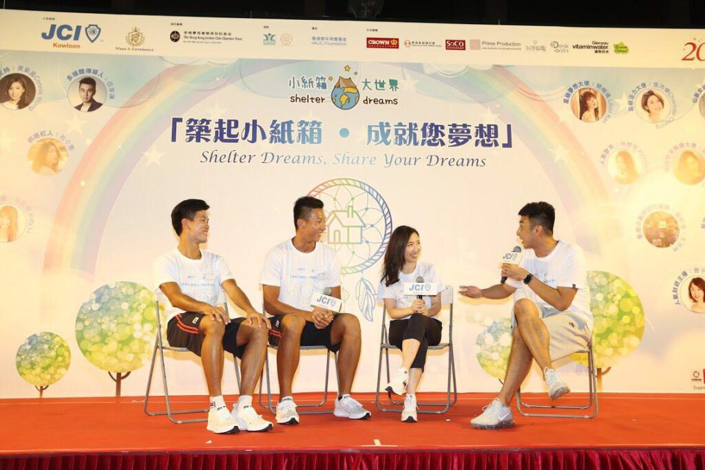 在香港這座急促而功利的城市裡,談運動,往往離不開「成績」與「比賽」;談教育,也總與「分數」與「制度」掛鉤。但在這樣的環境中,有一位乒乓球教練,選擇以另一種方式去看待「運動」的可能——她不是為了培養冠軍,而是為了讓一群被忽視的孩子找到自己的節奏與價值。她是許麗盈(Amy),一位曾經在無心插柳中展開SEN(特殊教育需要)學生體育教學之路的教練。這段旅程,從一次簡單的義工活動開始,卻逐漸成為她人生中最深刻也最有意義的使命。