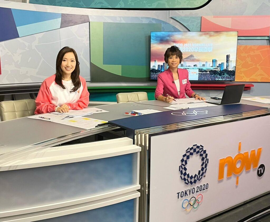 在運動場上,有些教練教的是技巧,有些教的是成績,而許麗盈(Amy)教的,是一種對生命的尊重與理解。從小朋友到長者,從健全人士到傷殘運動員,她相信每個人都能透過運動找到身體的節奏,心靈的平衡,以及屬於自己的自信與價值。她在不同角色中穿梭:是療癒普拉提導師,是體適能教練,是復康專業人員,也是香港乒乓球代表隊中,負責訓練殘疾人士的港隊教練之一。她的背景橫跨運動、復康與教育,讓她的每一次教學,都不只是訓練,更是一次深刻的陪伴。