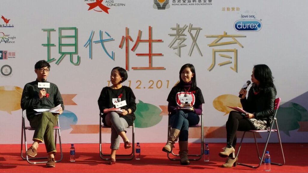 對於防止虐待兒童會（Against Child Abuse, ACA）總幹事婁小君博士來說，走進兒童世界的第一步，是嘗試從孩子的角度看世界。作為總幹事，她以一份溫柔而堅定的信念，走過多年專業歷程，從性教育到兒童保護，從管理崗位到遊戲治療，婁博士的每一步看似不同，卻都指向同一個方向：讓每個孩子都能在被理解與尊重中成長。這不只是一份工作，更是一種深植內心的使命感——讓兒童不再受傷，讓社會更懂得如何好好愛護孩子。