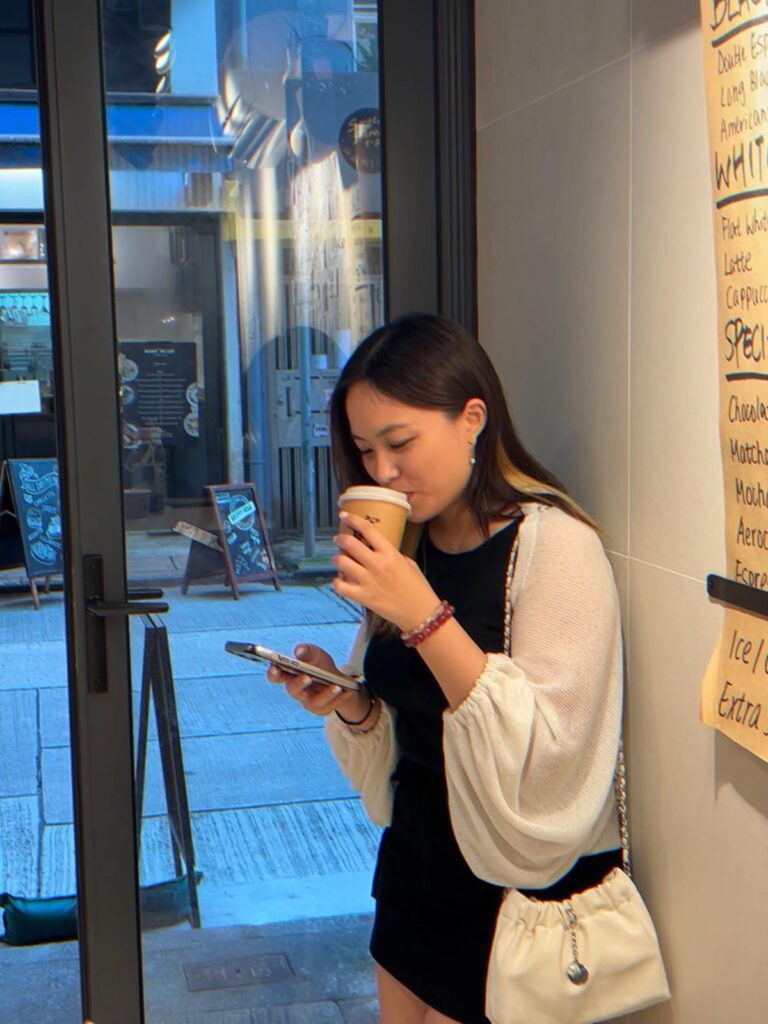 她曾經只是因為喜歡整甜品，決定試試看，沒想到一做就走了七年。譚媛馨（Sharon），Anahata Bakery的創辦人，在沒有明確計劃的情況下踏上創業之路，過程中經歷過順利、也遇過低潮，甚至一度懷疑是否還要繼續。