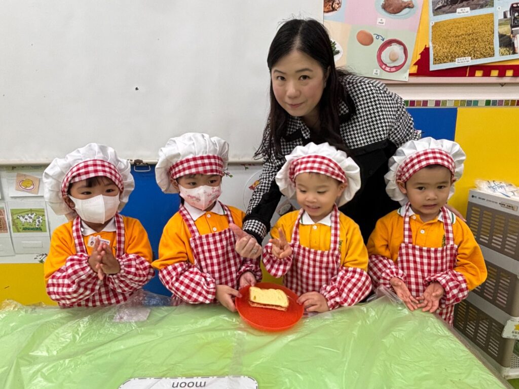 廖敏怡在幼兒教育工作多年，從助教做起，後來成為校長。她重視團隊合作，也在意孩子和家長的需要。對她來說，學校是一個讓人被理解、被接納的地方。這份信念，成為她每天工作的動力，也在她的團隊中慢慢發酵，成為一所幼稚園的核心精神。