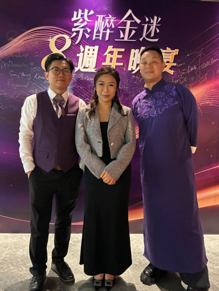 有些文化不是被「保存」下來的，而是被「穿」回生活裡的。2月14日，《第五屆漢文化節》把焦點交到一群年輕創作者手上：他們不滿足於把古裝搬上舞台，而是嘗試把漢服的輪廓、結構與神韻，轉譯成今日也能成立的潮流造型。站在這場《漢服潮著服裝設計大賽》的背後與台前之間，周靖豪 Patryk 既是負責比賽的策劃，也是推動比賽成形的重要角色。從他過往策劃正向主題活動的經驗，到他對中國服飾文化的長期迷戀，都讓這次比賽不只是一場競逐，更像一次把傳統交到新世代手中的接力。