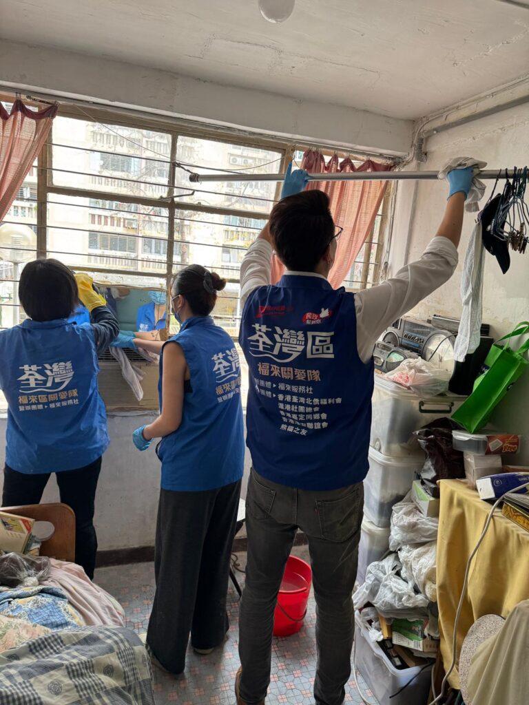很多人認識葛兆源議員,是因為他在地區工作;但他說,自己一開始並不是「讀書好叻」的那種人。年少時也只是普普通通的青年人,上學放學、照著日子走。正因如此,他更相信:人的價值不一定靠成績去證明,反而可以靠時間、靠實幹、靠對人的那份心,一點一滴累積出來。這份「靠做出來」的信念,後來成了他投身地區服務的底色——不求一鳴驚人,但求每天都能更貼近居民一步,替他們把一件件小事處理好。