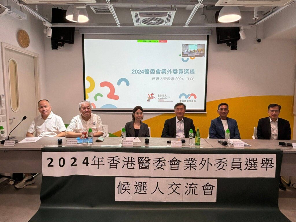 有些故事，並不是從掌聲開始，而是從一個人最無助的時刻開始：一場突如其來的工業意外、一宗震動社會的災難、一段疫情過後仍未痊癒的傷痛，又或是一個被中介借貸逼到牆角的選擇。劉嘉華律師多年來處理的，正是這些「表面已經過去、人生卻仍在承受」的案件，他在法庭上替人爭取的不只是賠償數字，更是一句能夠說服自己、也能讓家人繼續向前的公道。這次專訪，我們從他的成長說起，走進他最深刻的社會事件案件、SARS相關訴訟與醫療個案，看見一位法律人如何用專業與耐心，把條文背後的重量，穩穩接住。