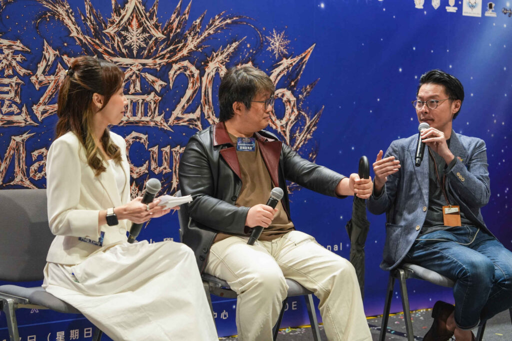 由融樹頭創意藝術文化基金會主辦的「魔幻盃2026——菁英魔術大賽 暨 全港小學魔術演藝邀請賽」於2026年5月17日(星期日)在香港會議展覽中心 Hall 3DE 舉行(14:00–17:30),吸引來自本地及外地的魔術表演者、學生、家長及魔術愛好者參與。主辦方期望透過比賽、科技與跨界交流,讓魔術不只停留在舞台上的一瞬驚喜,而是走進教育與社群,成為可被學習、可被累積、可被延續的力量。