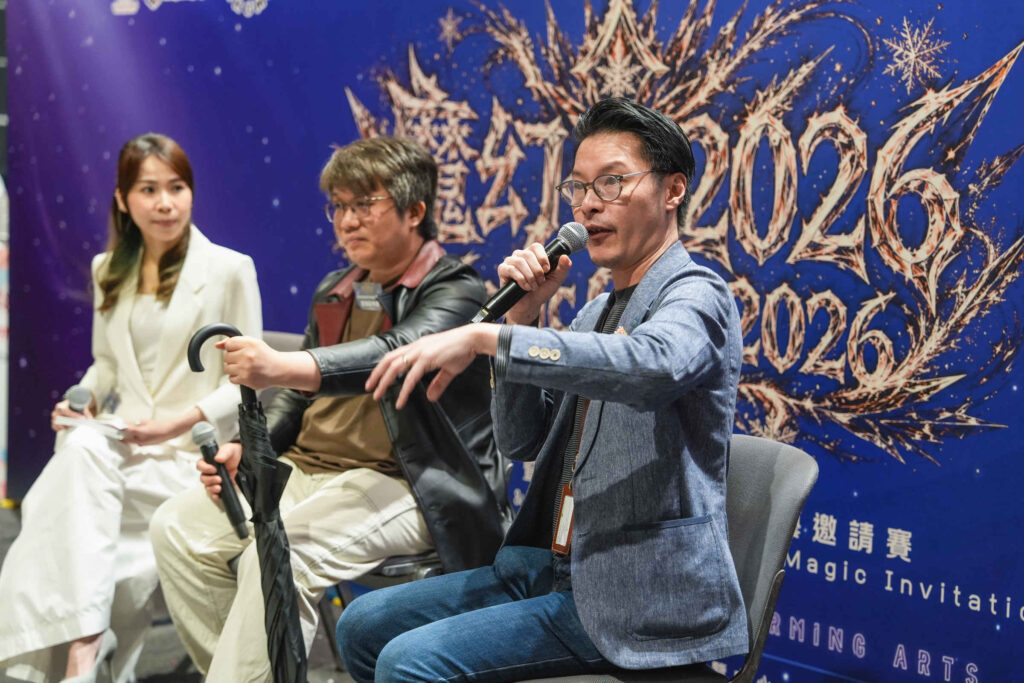 由融樹頭創意藝術文化基金會主辦的「魔幻盃2026——菁英魔術大賽 暨 全港小學魔術演藝邀請賽」於2026年5月17日(星期日)在香港會議展覽中心 Hall 3DE 舉行(14:00–17:30),吸引來自本地及外地的魔術表演者、學生、家長及魔術愛好者參與。主辦方期望透過比賽、科技與跨界交流,讓魔術不只停留在舞台上的一瞬驚喜,而是走進教育與社群,成為可被學習、可被累積、可被延續的力量。
