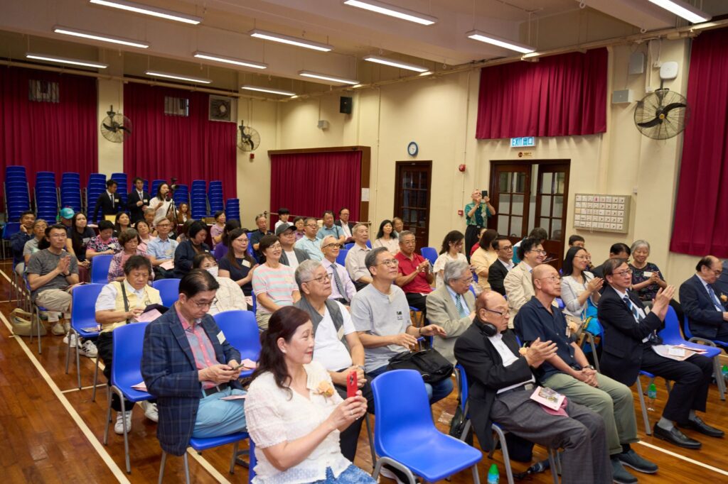 2026年7月4日，羅富國校友會八十周年紀念活動在西營盤般咸道9A號舉行。這個地址，對不少教育界前輩而言，並不只是一處舊校舍，而是一段青春、一份使命，也是一個影響香港教育發展的重要起點。活動當日，校友會特別回到母校般咸道9A號舊址舉行紀念儀式，邀請歷屆校友、學院老師及教育界嘉賓重聚一堂。有人多年後再踏進這座熟悉的建築，步伐或許放慢了，記憶卻依然清晰；有人第一次以參與者身份細看這座校園，才發現它不單是一所學校，更像一部仍在延續的香港教育史。