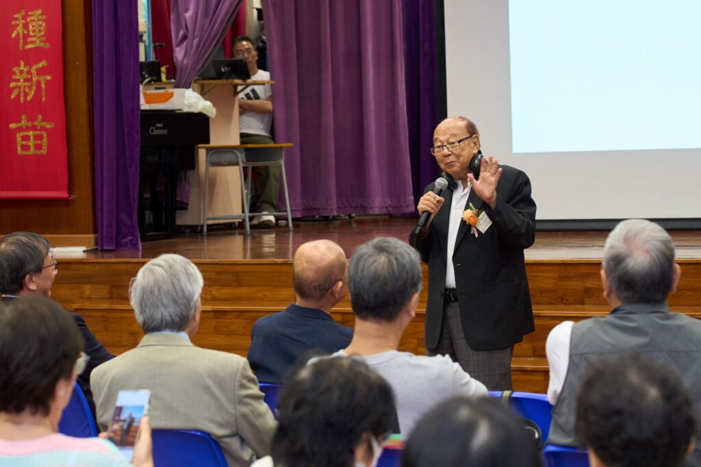 2026年7月4日，羅富國校友會八十周年紀念活動在西營盤般咸道9A號舉行。這個地址，對不少教育界前輩而言，並不只是一處舊校舍，而是一段青春、一份使命，也是一個影響香港教育發展的重要起點。活動當日，校友會特別回到母校般咸道9A號舊址舉行紀念儀式，邀請歷屆校友、學院老師及教育界嘉賓重聚一堂。有人多年後再踏進這座熟悉的建築，步伐或許放慢了，記憶卻依然清晰；有人第一次以參與者身份細看這座校園，才發現它不單是一所學校，更像一部仍在延續的香港教育史。