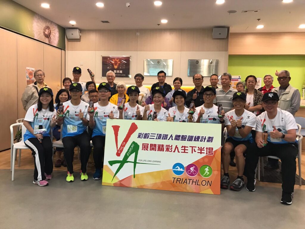 認識譚慧明的人，大多叫她「Ming姑娘」。這個稱呼親切，也貼近她多年來在安老服務中的角色：她不是站在遠處看長者需要甚麼，而是走近他們，聽他們說人生，陪他們整理日子裡的難處與選擇。Ming姑娘二十一歲畢業後便成為社工。回望入行初心，她說源於中學時遇上一位學校社工，參與「大哥哥大姐姐計劃」後，發現自己很喜歡聽人說故事，也願意陪伴別人面對成長中的困惑。那時她對職業世界認識不多，只知道做社工可以較早投入社會、幫到人；沒想到這一走，便走進了長者服務三十多年。